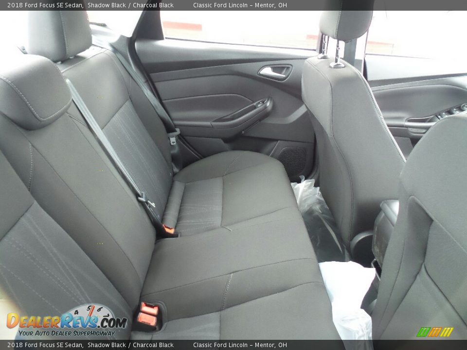 2018 Ford Focus SE Sedan Shadow Black / Charcoal Black Photo #6