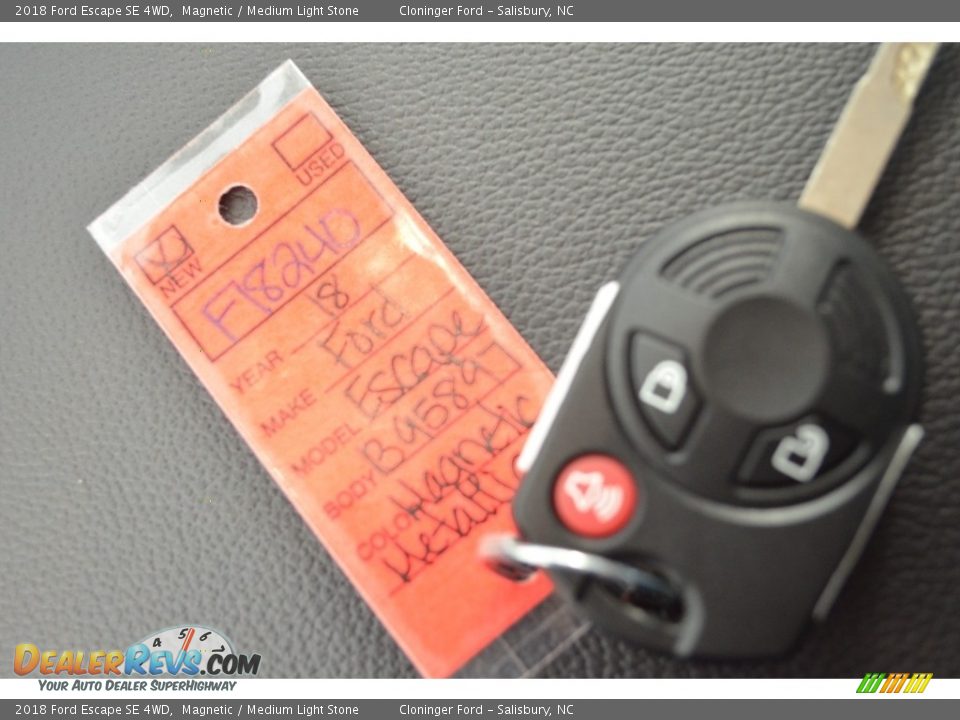 2018 Ford Escape SE 4WD Magnetic / Medium Light Stone Photo #17