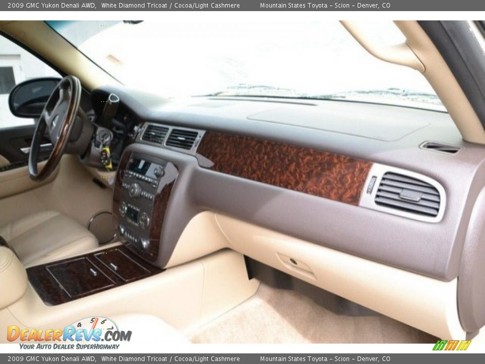 2009 GMC Yukon Denali AWD White Diamond Tricoat / Cocoa/Light Cashmere Photo #16