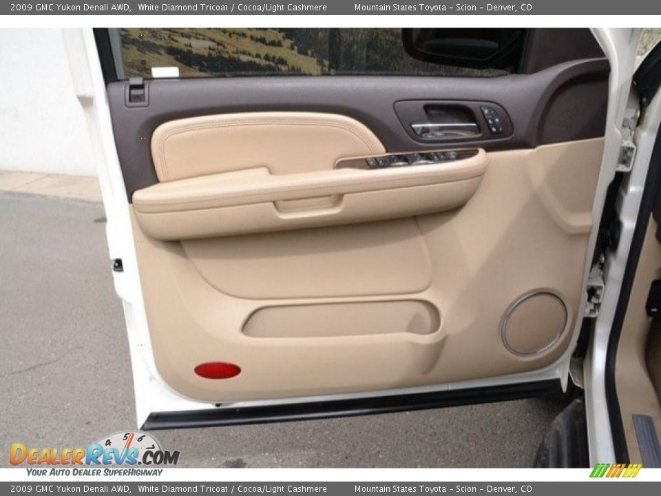 2009 GMC Yukon Denali AWD White Diamond Tricoat / Cocoa/Light Cashmere Photo #25