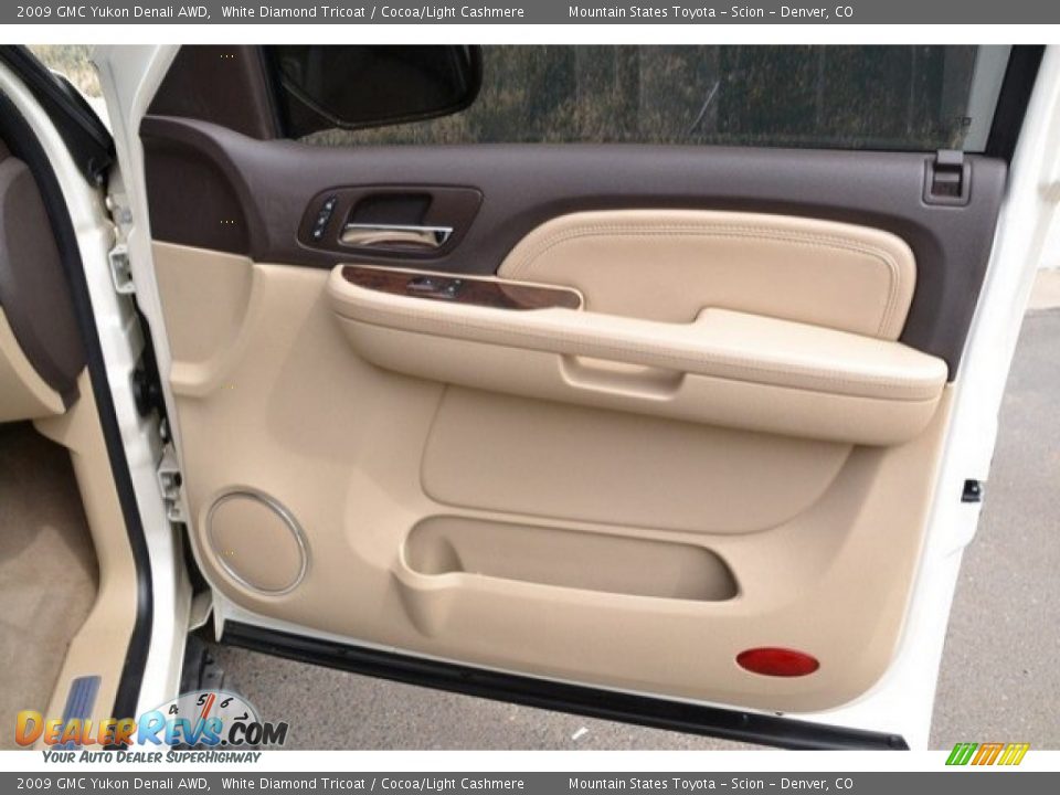 2009 GMC Yukon Denali AWD White Diamond Tricoat / Cocoa/Light Cashmere Photo #26