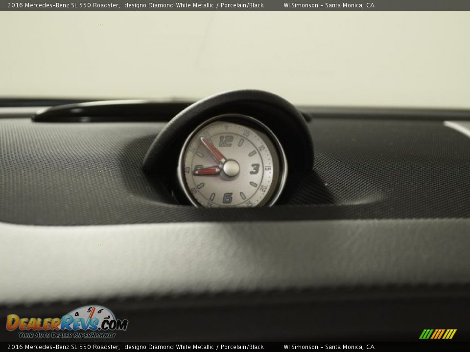 2016 Mercedes-Benz SL 550 Roadster designo Diamond White Metallic / Porcelain/Black Photo #31