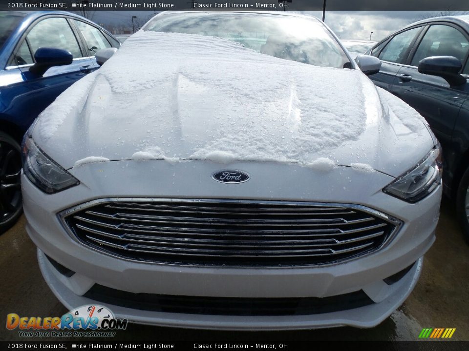 2018 Ford Fusion SE White Platinum / Medium Light Stone Photo #2