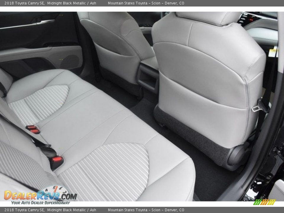 2018 Toyota Camry SE Midnight Black Metallic / Ash Photo #2