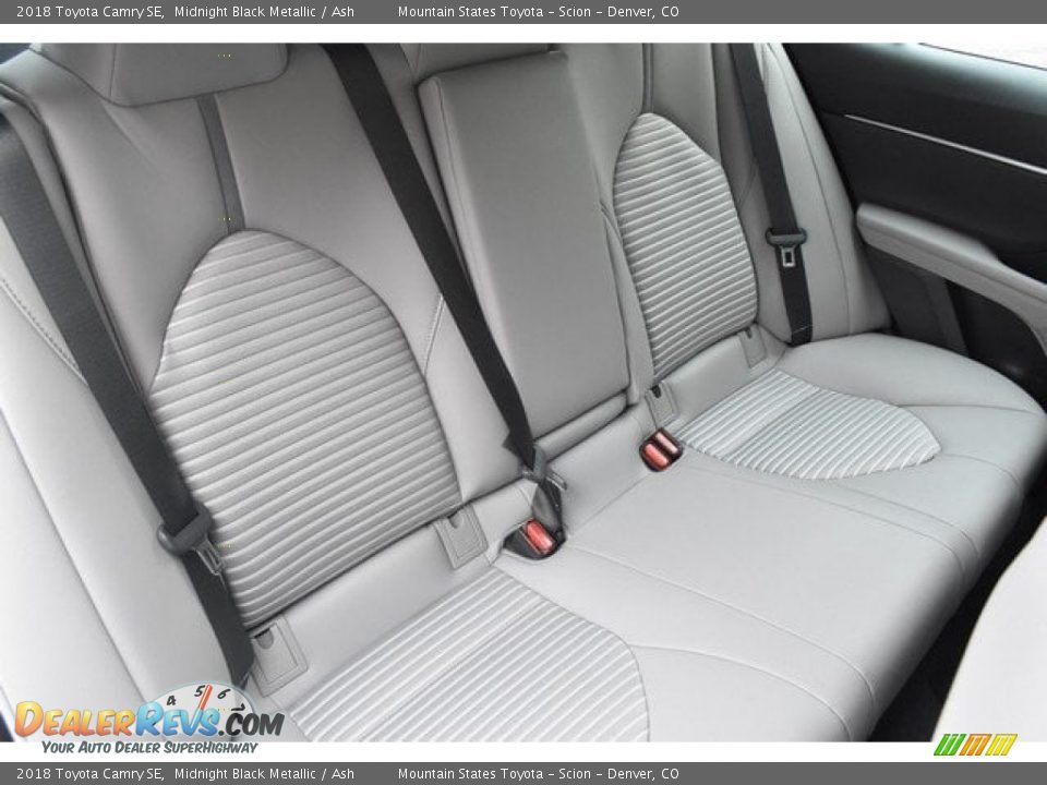 2018 Toyota Camry SE Midnight Black Metallic / Ash Photo #4