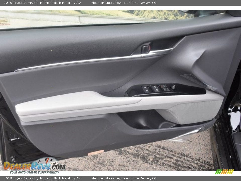 2018 Toyota Camry SE Midnight Black Metallic / Ash Photo #5