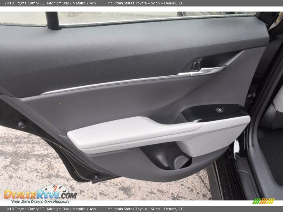 2018 Toyota Camry SE Midnight Black Metallic / Ash Photo #6