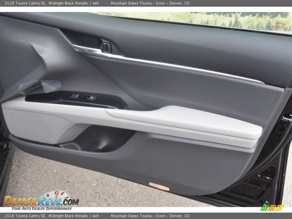 2018 Toyota Camry SE Midnight Black Metallic / Ash Photo #7