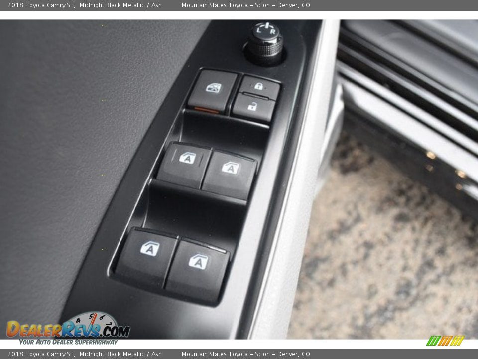 2018 Toyota Camry SE Midnight Black Metallic / Ash Photo #9