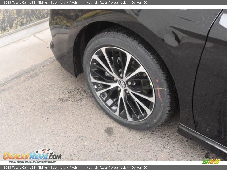 2018 Toyota Camry SE Midnight Black Metallic / Ash Photo #16