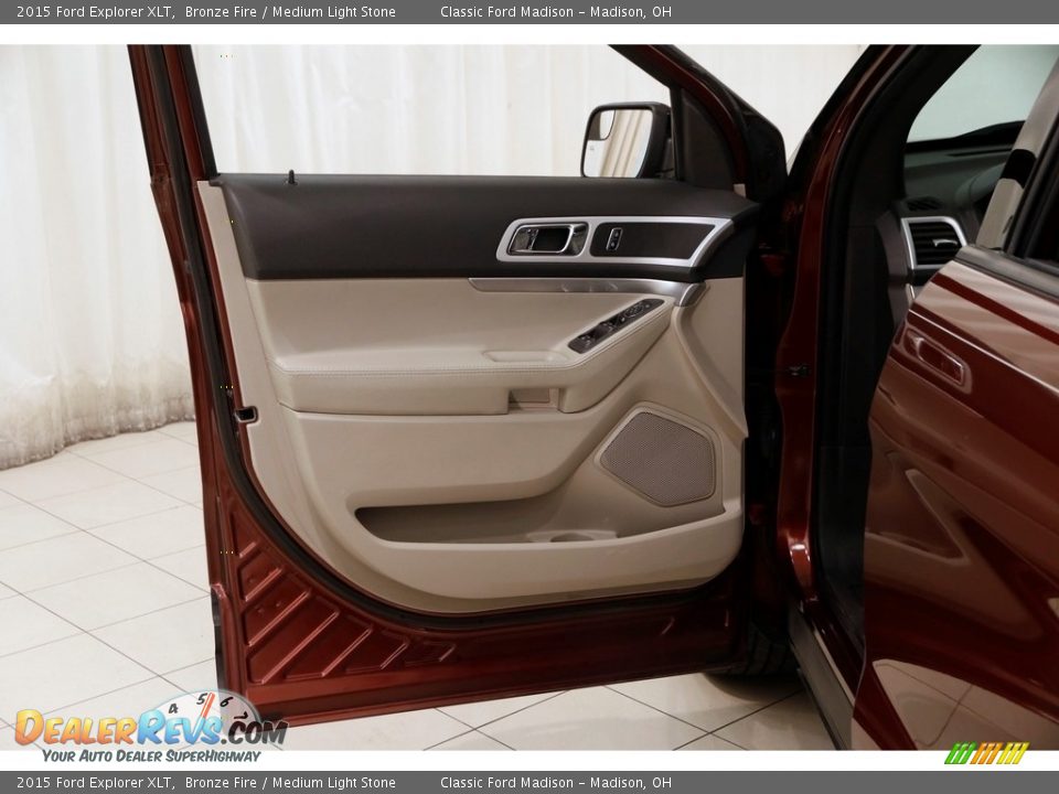 2015 Ford Explorer XLT Bronze Fire / Medium Light Stone Photo #4