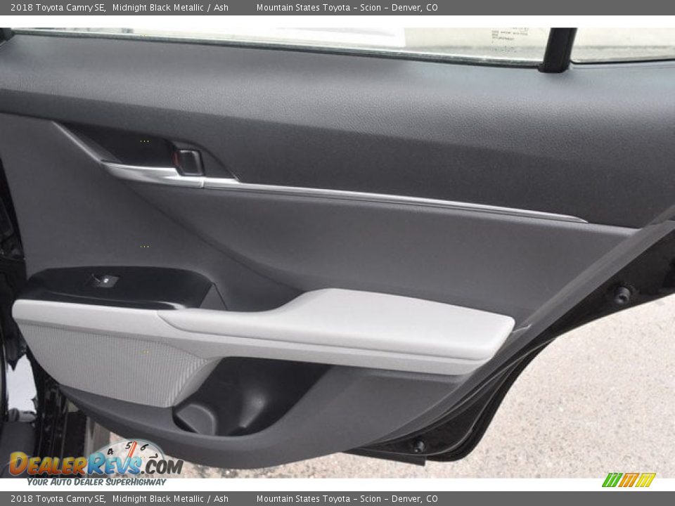 2018 Toyota Camry SE Midnight Black Metallic / Ash Photo #23