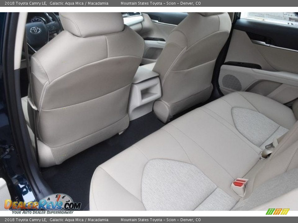2018 Toyota Camry LE Galactic Aqua Mica / Macadamia Photo #12