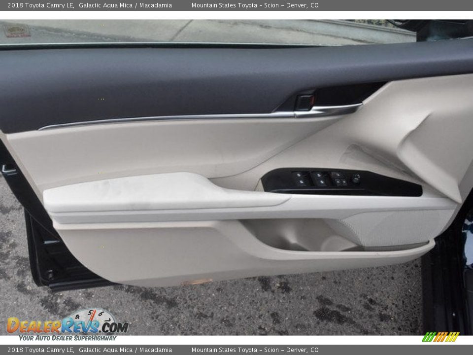 2018 Toyota Camry LE Galactic Aqua Mica / Macadamia Photo #16