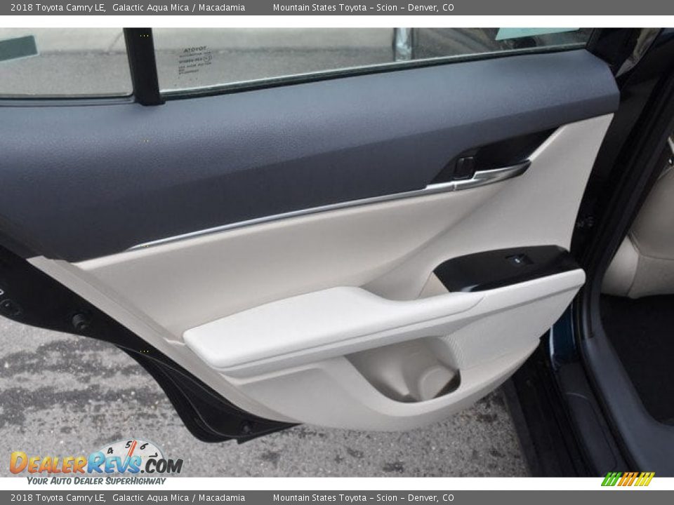 2018 Toyota Camry LE Galactic Aqua Mica / Macadamia Photo #17