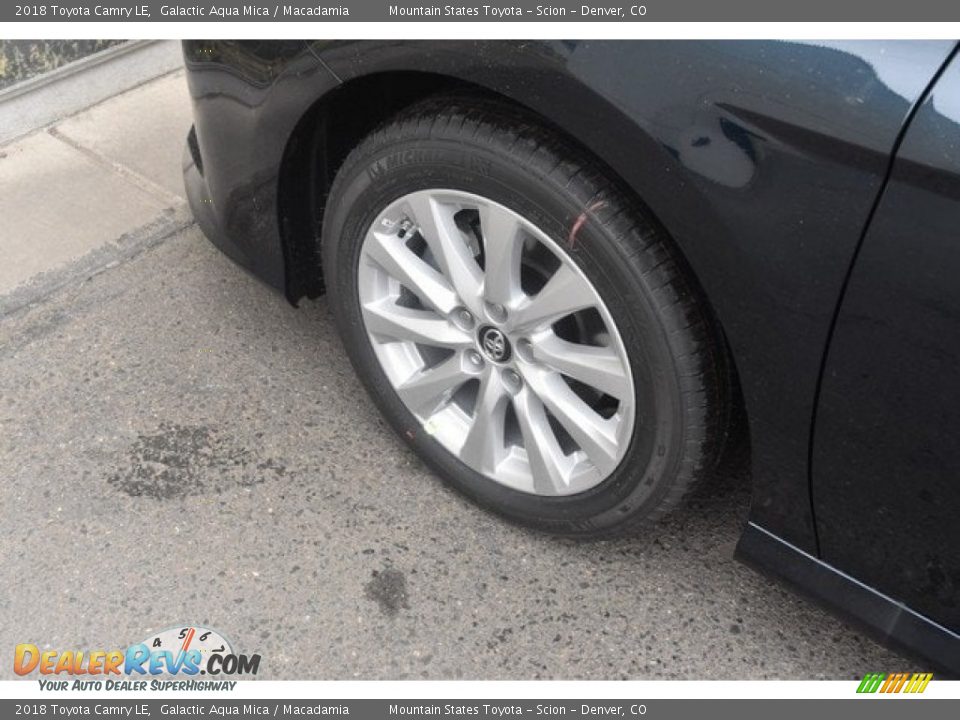 2018 Toyota Camry LE Galactic Aqua Mica / Macadamia Photo #27