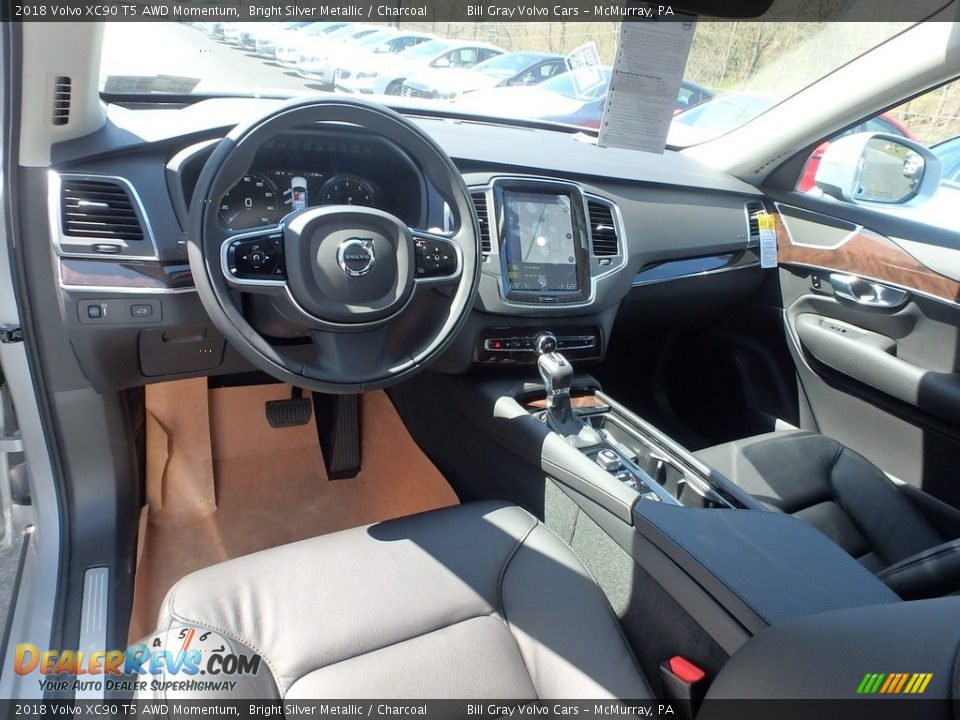 2018 Volvo XC90 T5 AWD Momentum Bright Silver Metallic / Charcoal Photo #10