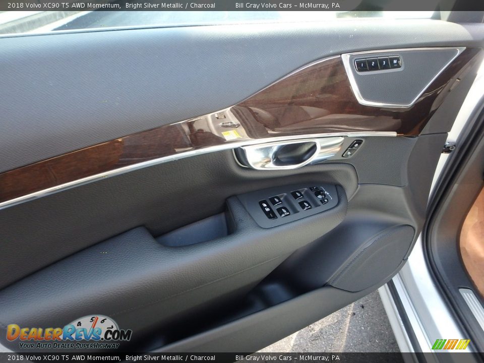 2018 Volvo XC90 T5 AWD Momentum Bright Silver Metallic / Charcoal Photo #11