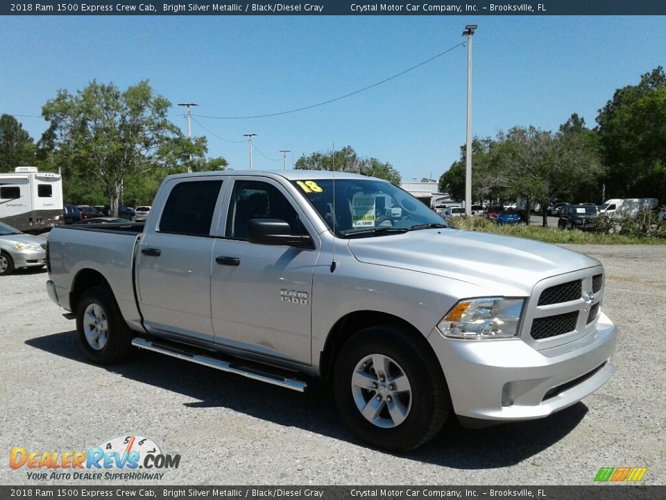 2018 Ram 1500 Express Crew Cab Bright Silver Metallic / Black/Diesel Gray Photo #7