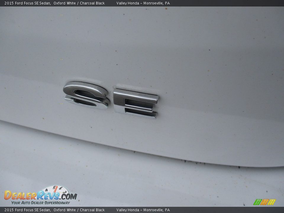 2015 Ford Focus SE Sedan Oxford White / Charcoal Black Photo #6