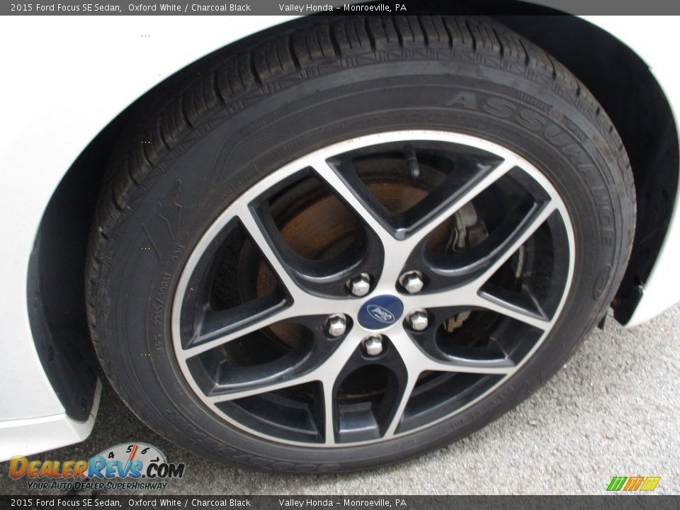 2015 Ford Focus SE Sedan Oxford White / Charcoal Black Photo #7