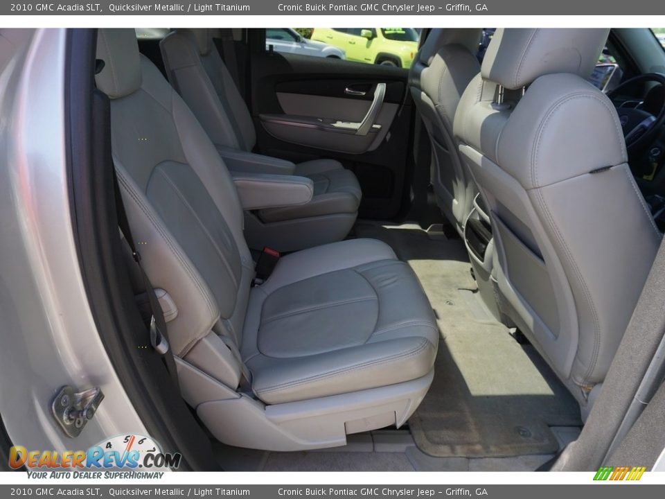 2010 GMC Acadia SLT Quicksilver Metallic / Light Titanium Photo #17