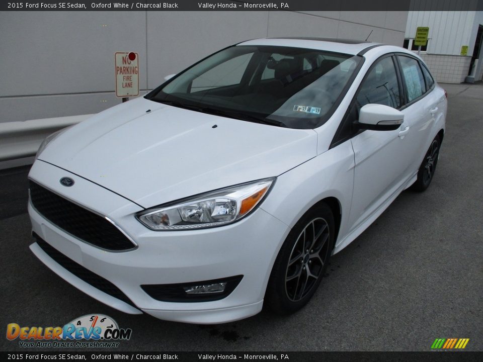2015 Ford Focus SE Sedan Oxford White / Charcoal Black Photo #10