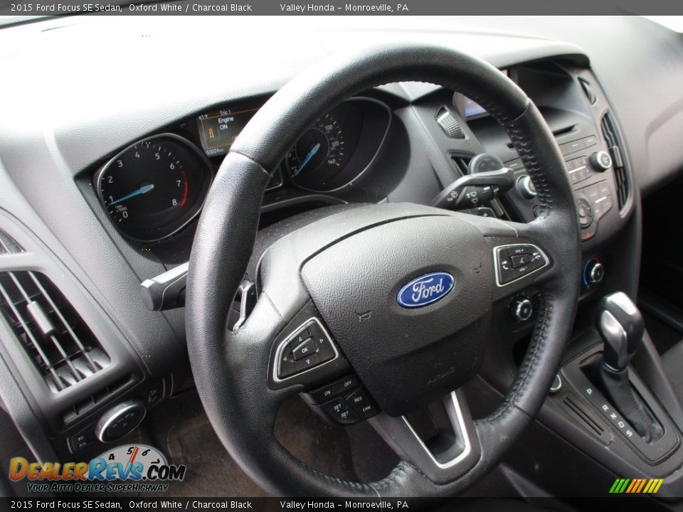 2015 Ford Focus SE Sedan Oxford White / Charcoal Black Photo #14