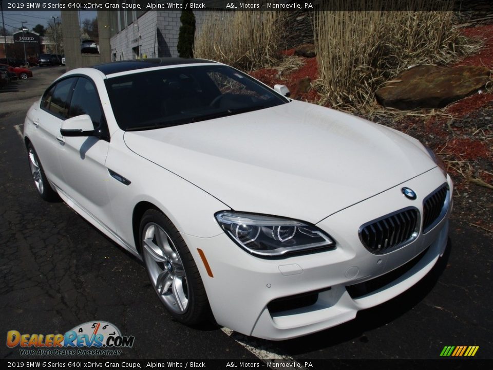 Front 3/4 View of 2019 BMW 6 Series 640i xDrive Gran Coupe Photo #10
