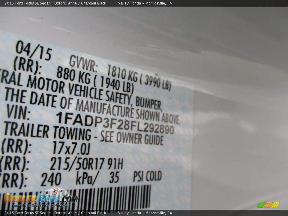 2015 Ford Focus SE Sedan Oxford White / Charcoal Black Photo #19