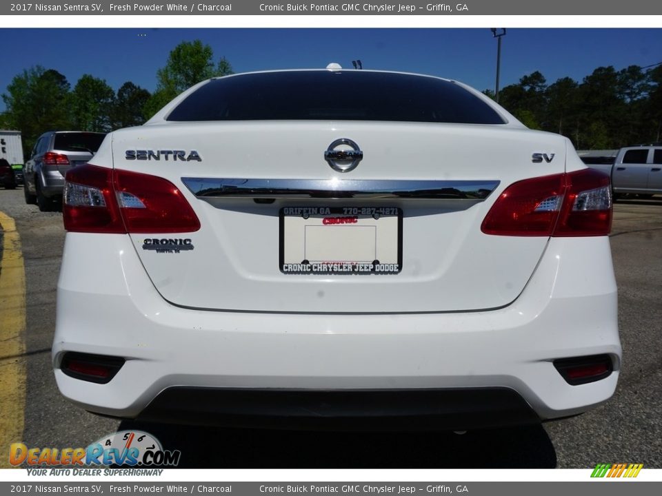 2017 Nissan Sentra SV Fresh Powder White / Charcoal Photo #10
