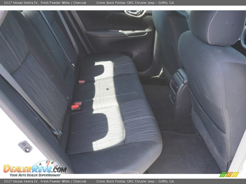 2017 Nissan Sentra SV Fresh Powder White / Charcoal Photo #15