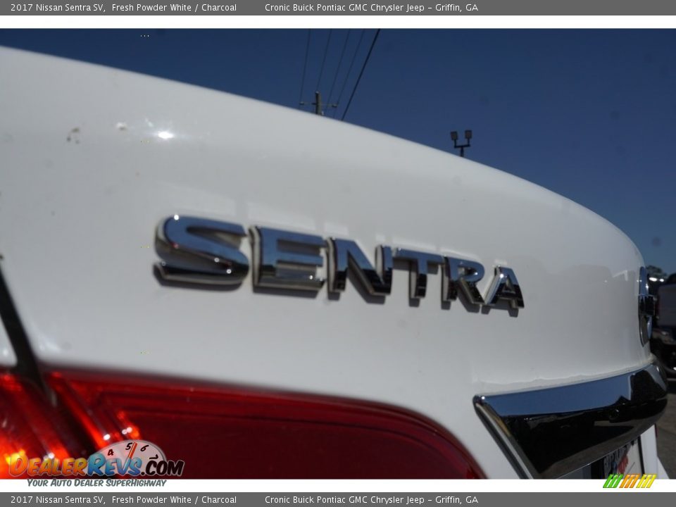 2017 Nissan Sentra SV Fresh Powder White / Charcoal Photo #16