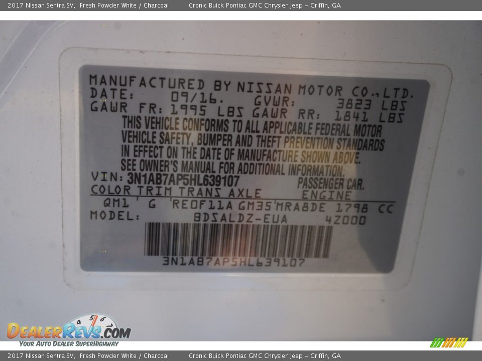 2017 Nissan Sentra SV Fresh Powder White / Charcoal Photo #17