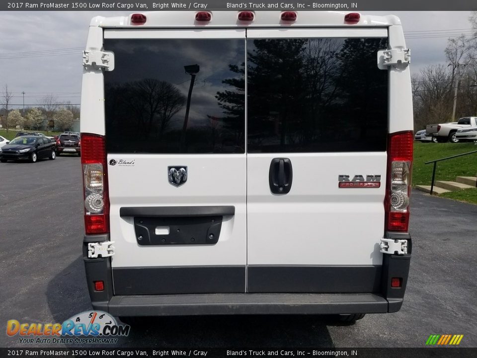 2017 Ram ProMaster 1500 Low Roof Cargo Van Bright White / Gray Photo #4