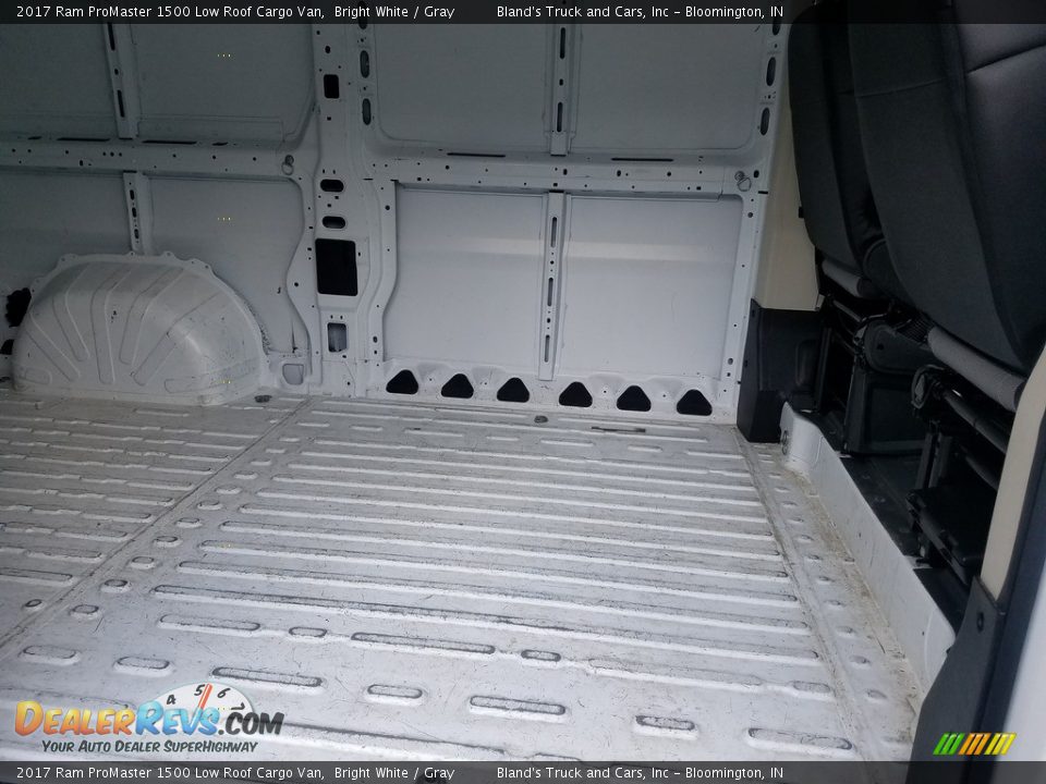 2017 Ram ProMaster 1500 Low Roof Cargo Van Bright White / Gray Photo #16