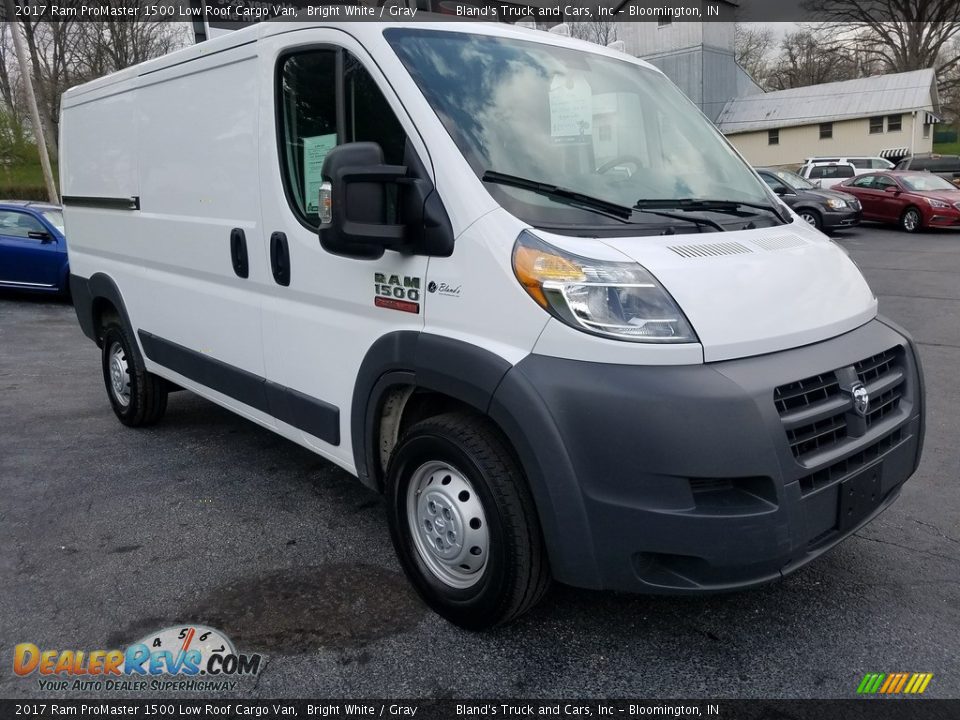 2017 Ram ProMaster 1500 Low Roof Cargo Van Bright White / Gray Photo #19