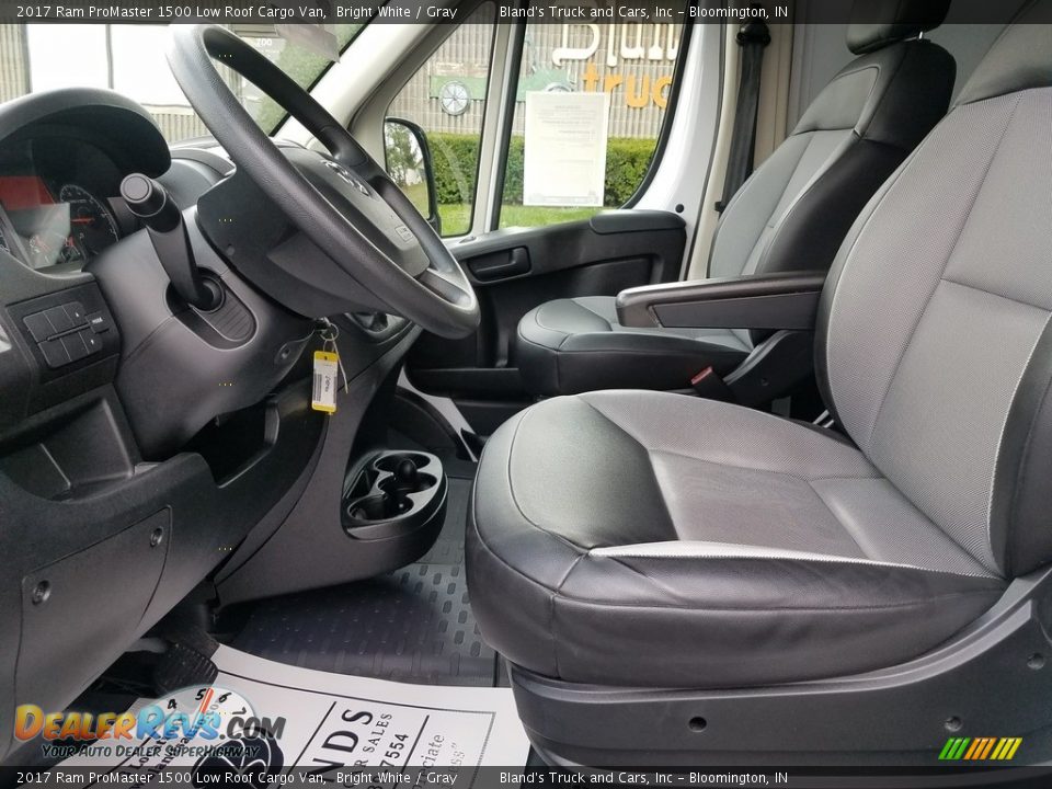 2017 Ram ProMaster 1500 Low Roof Cargo Van Bright White / Gray Photo #24