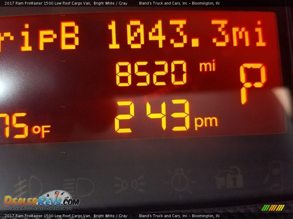 2017 Ram ProMaster 1500 Low Roof Cargo Van Bright White / Gray Photo #29