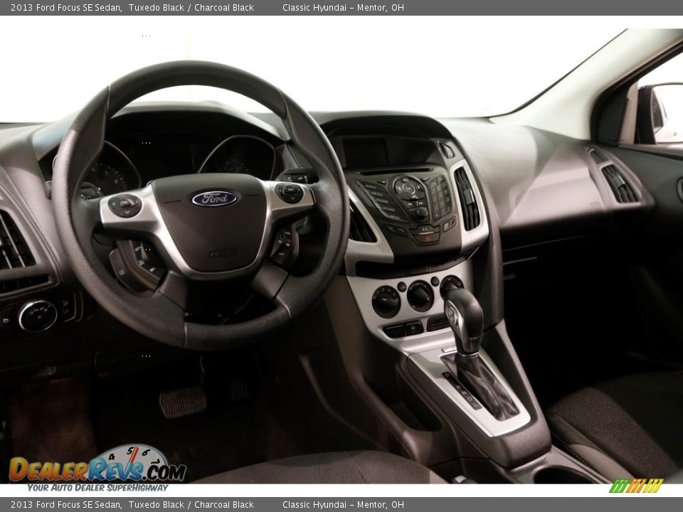 2013 Ford Focus SE Sedan Tuxedo Black / Charcoal Black Photo #6