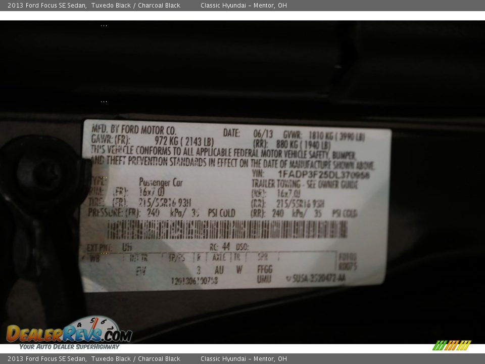 2013 Ford Focus SE Sedan Tuxedo Black / Charcoal Black Photo #21