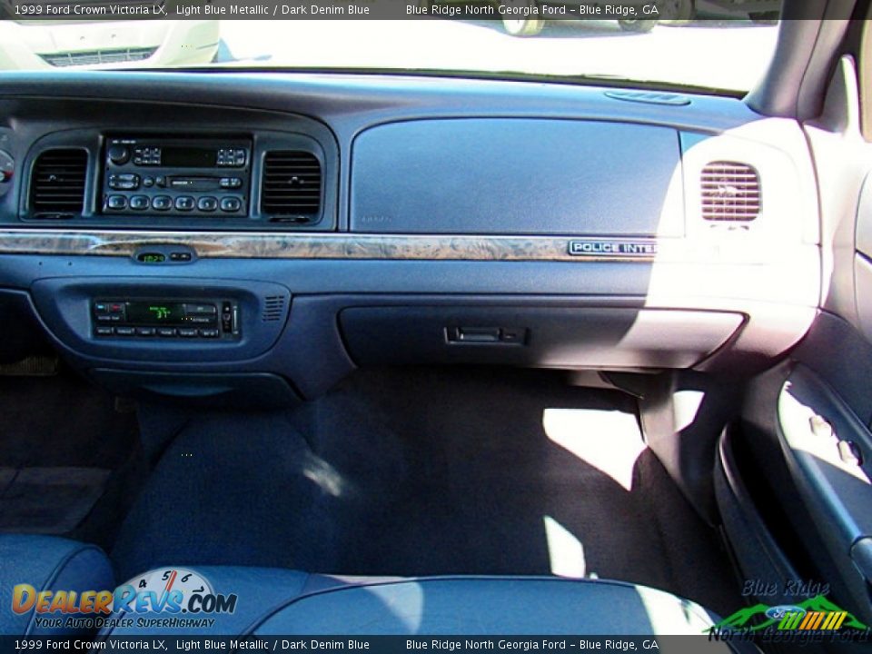1999 Ford Crown Victoria LX Light Blue Metallic / Dark Denim Blue Photo #16