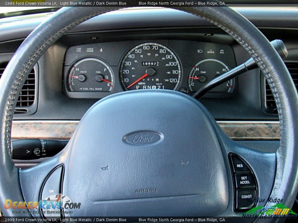 1999 Ford Crown Victoria LX Light Blue Metallic / Dark Denim Blue Photo #17
