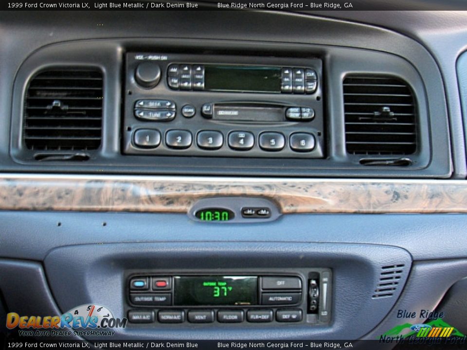 1999 Ford Crown Victoria LX Light Blue Metallic / Dark Denim Blue Photo #18