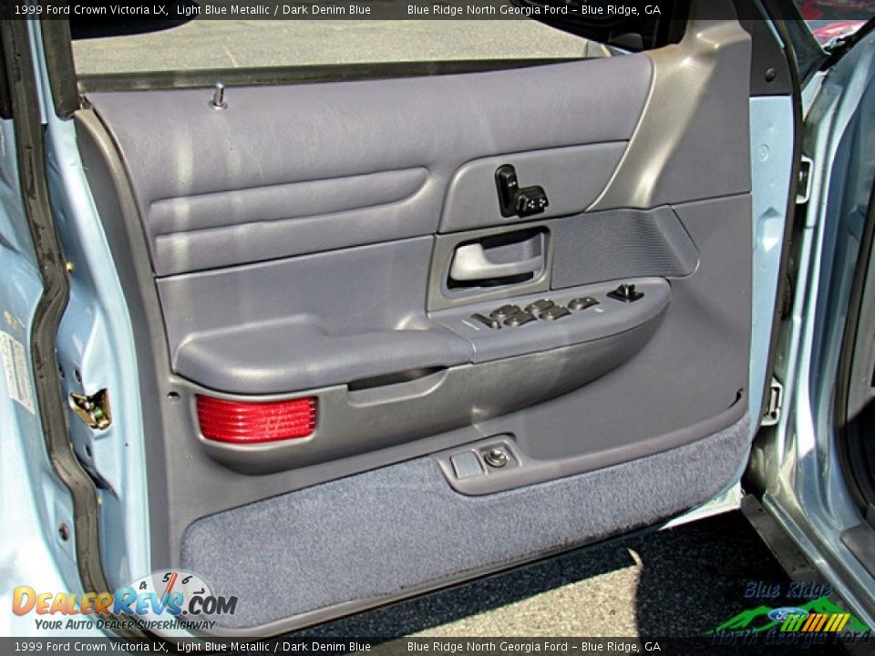 1999 Ford Crown Victoria LX Light Blue Metallic / Dark Denim Blue Photo #20