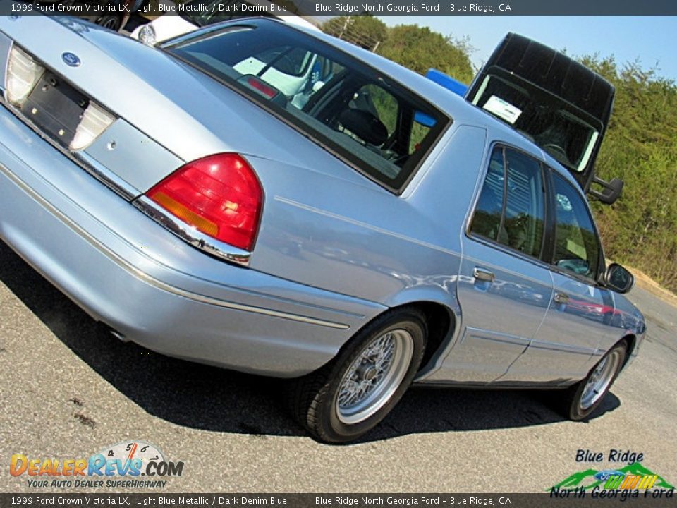 1999 Ford Crown Victoria LX Light Blue Metallic / Dark Denim Blue Photo #26