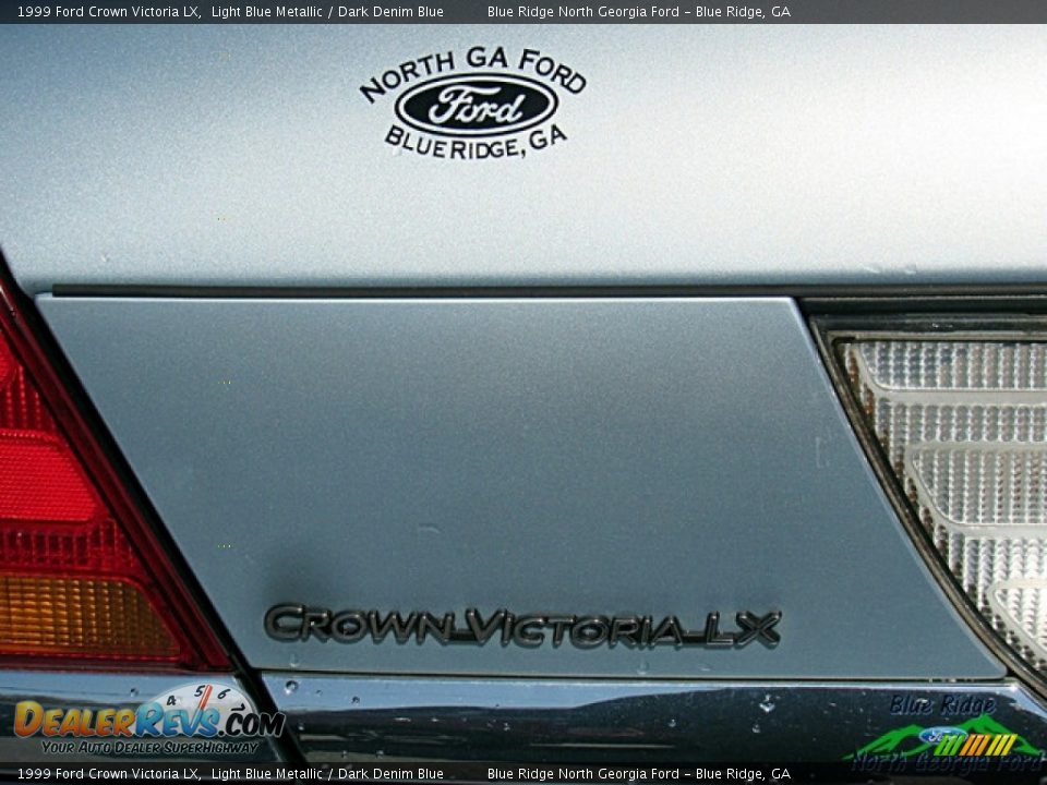 1999 Ford Crown Victoria LX Light Blue Metallic / Dark Denim Blue Photo #27