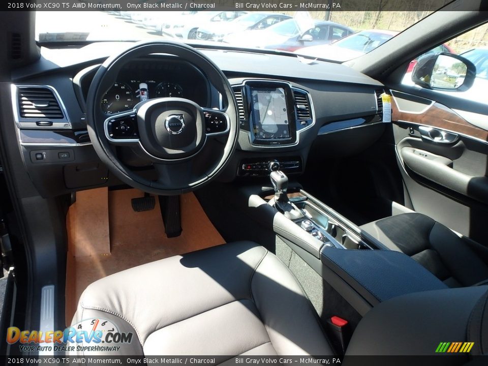 2018 Volvo XC90 T5 AWD Momentum Onyx Black Metallic / Charcoal Photo #10