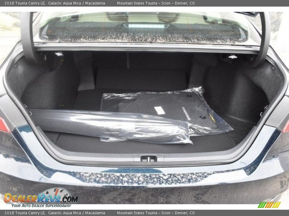 2018 Toyota Camry LE Galactic Aqua Mica / Macadamia Photo #30