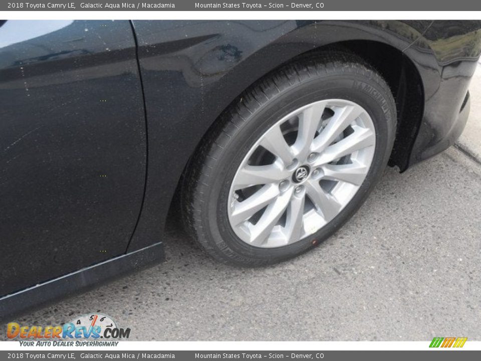 2018 Toyota Camry LE Galactic Aqua Mica / Macadamia Photo #35